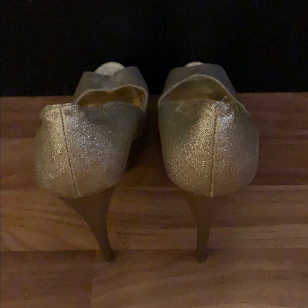 heels - Picture 2 of 6
